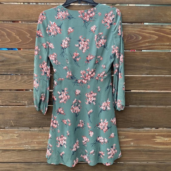 Madewell Marguerite Floral Dress in Butterfly Garden - Picture 3 of 5